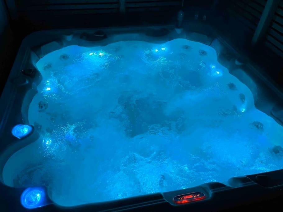 Mysigt Hus Med Natur & Jacuzzi I Olofstorp Goteborg Esterno foto