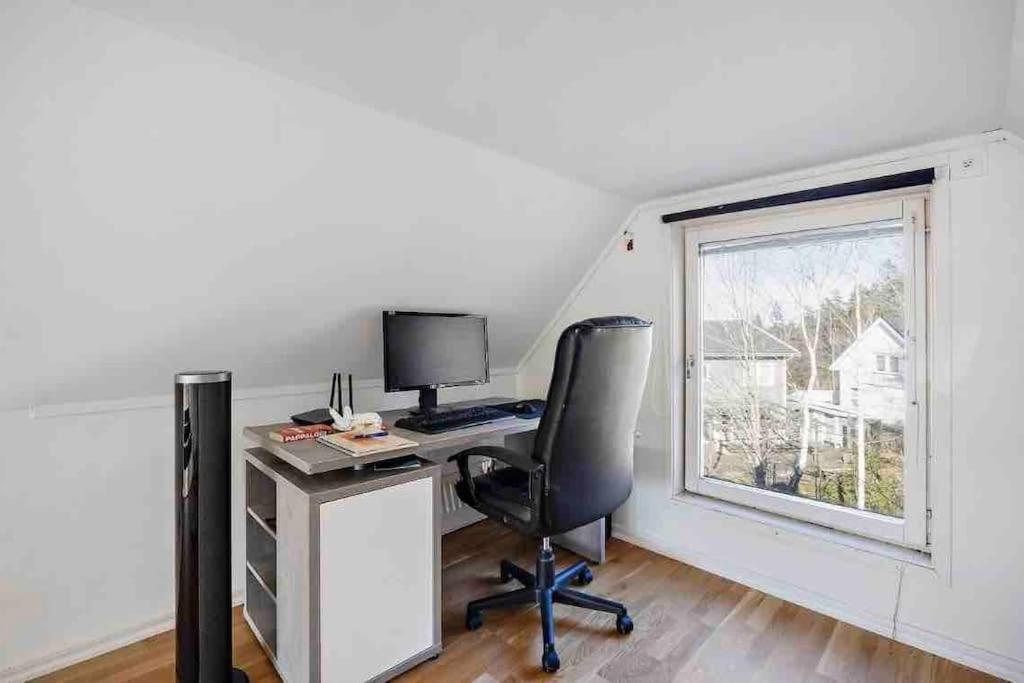 Mysigt Hus Med Natur & Jacuzzi I Olofstorp Goteborg Esterno foto