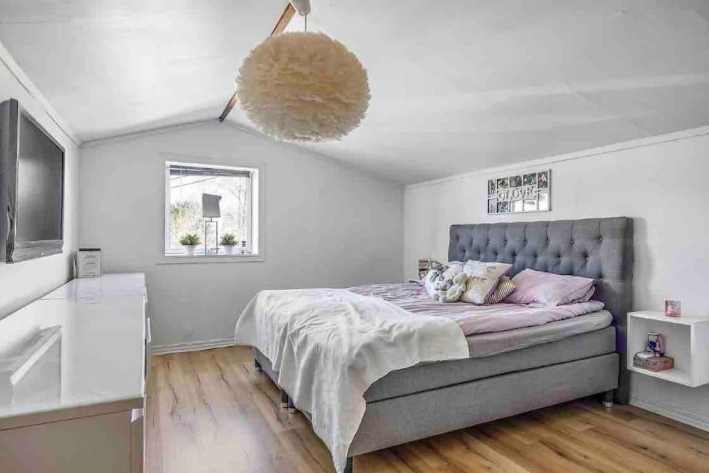 Mysigt Hus Med Natur & Jacuzzi I Olofstorp Goteborg Esterno foto