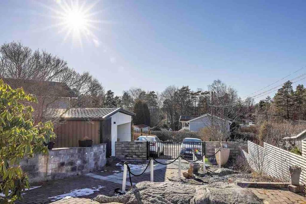 Mysigt Hus Med Natur & Jacuzzi I Olofstorp Goteborg Esterno foto